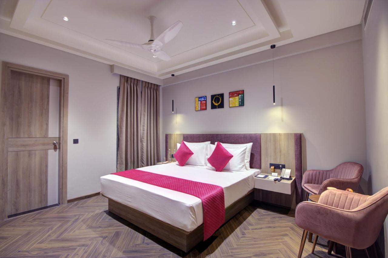 Cygnett Collection K K Hotel Faizabad ภายนอก รูปภาพ