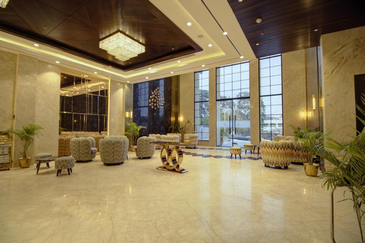 Cygnett Collection K K Hotel Faizabad ภายนอก รูปภาพ