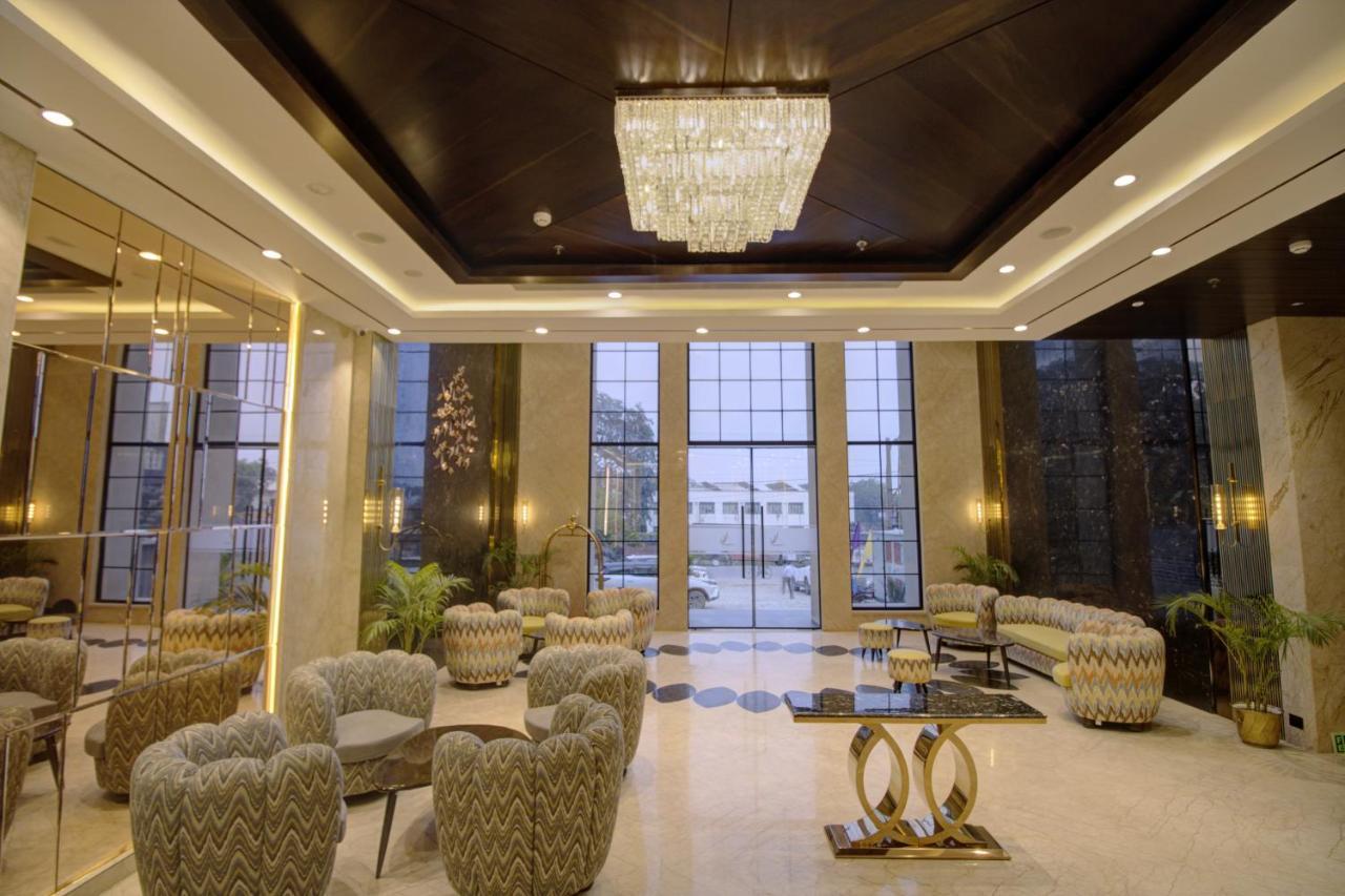 Cygnett Collection K K Hotel Faizabad ภายนอก รูปภาพ