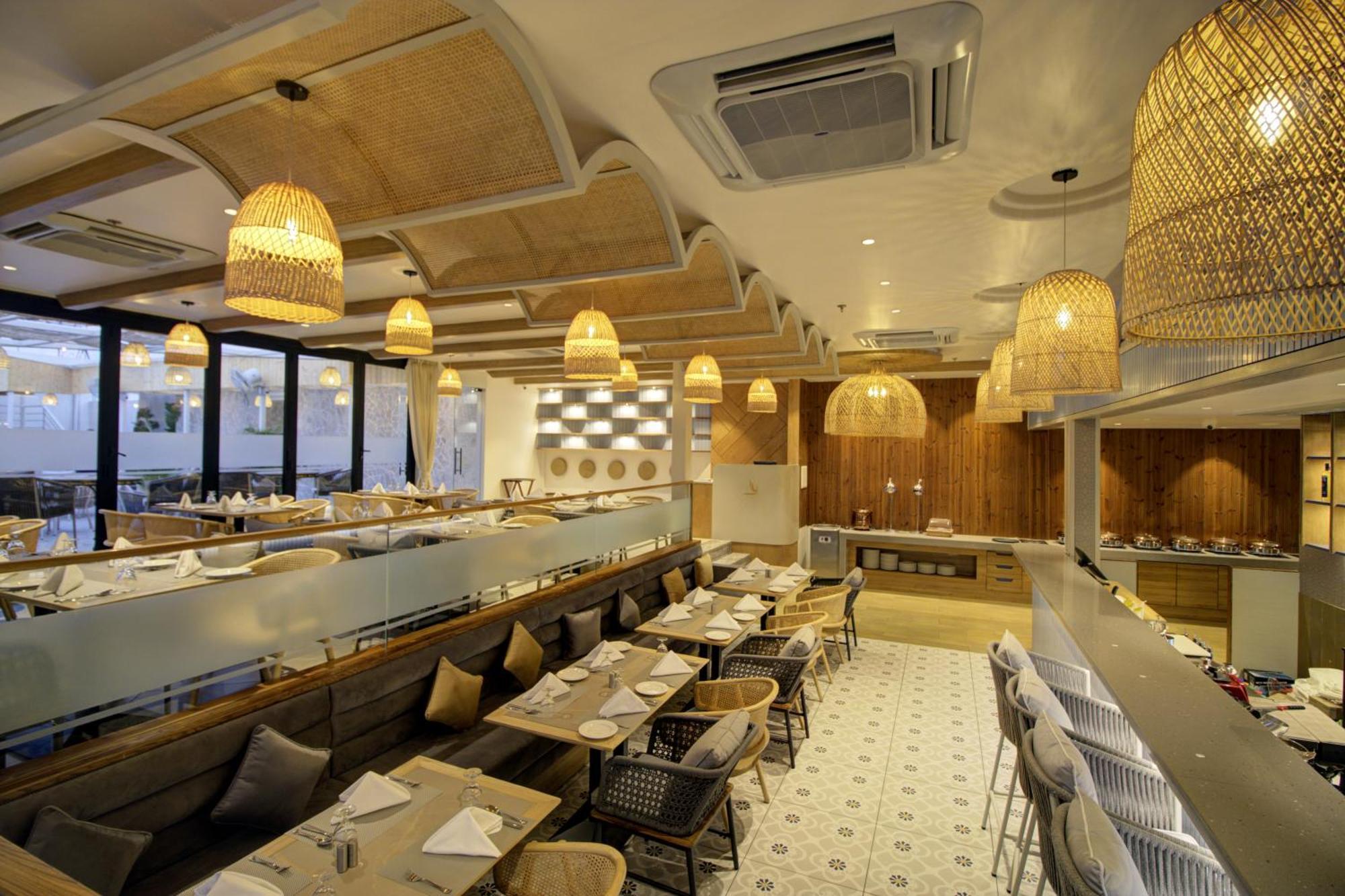 Cygnett Collection K K Hotel Faizabad ภายนอก รูปภาพ